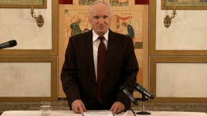Все вокруг так делают и так живут...